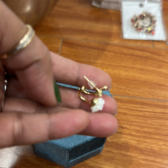 Earrings - Picture 6 of 13